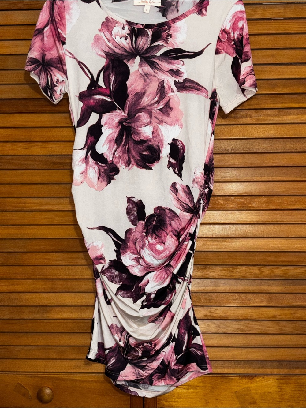 🌸 Haily & Co Floral Midi Dress – ruched– New